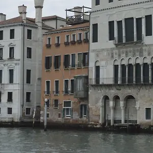 *** Гостевой дом Leon Bianco On The Grand Canal Италия